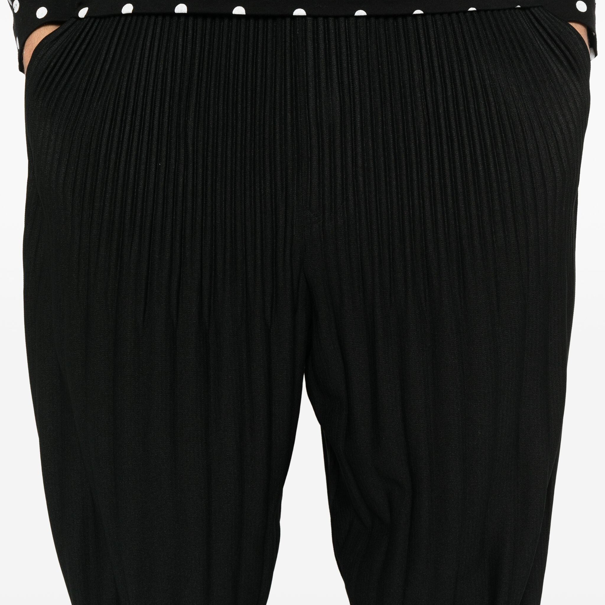 BASIC TAPERED PLISSÉ TROUSERS