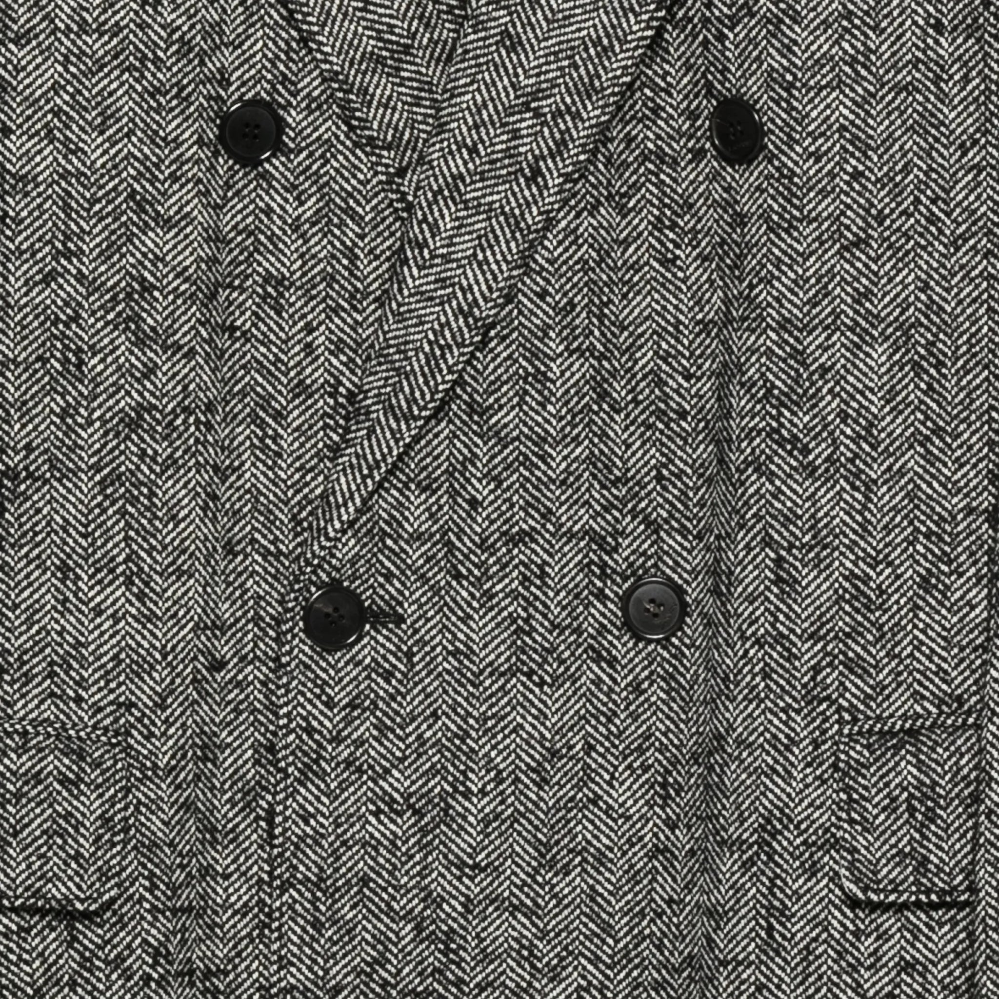 DOUBLE-BREASTED TAILORED COAT