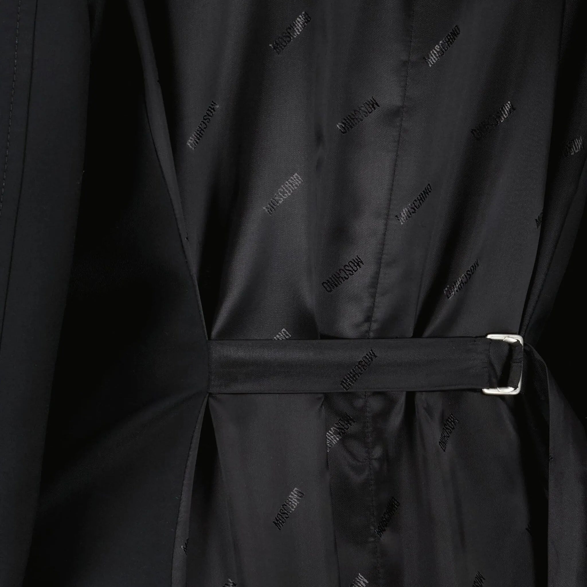 button-fastening satin-back coat