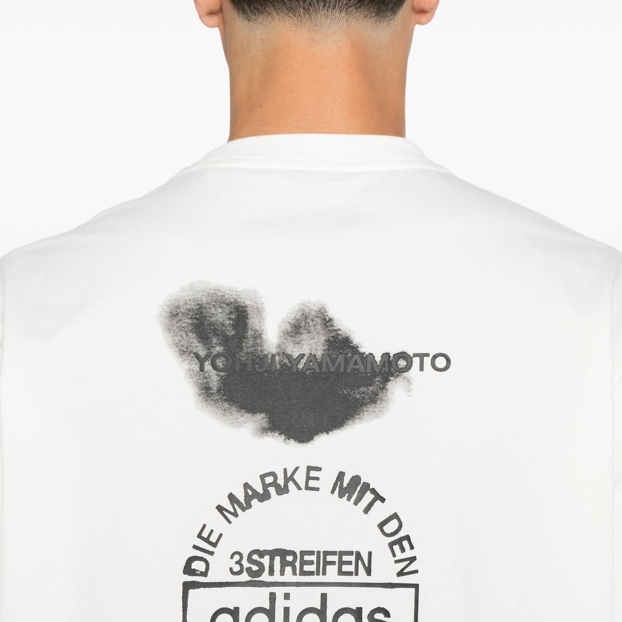 GRAPHIC SHORT SLEEVE TEE