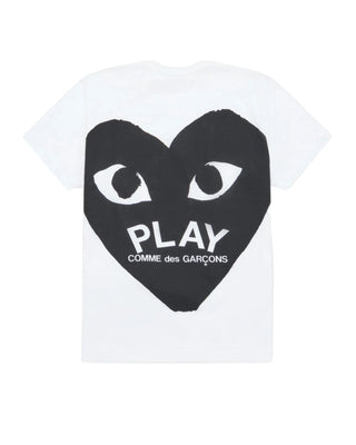 Comme Des Garçons PLAY logo-print T-shirt. A black knit with the signature heart emblem. Crafted from premium cotton for a refined, casual look.