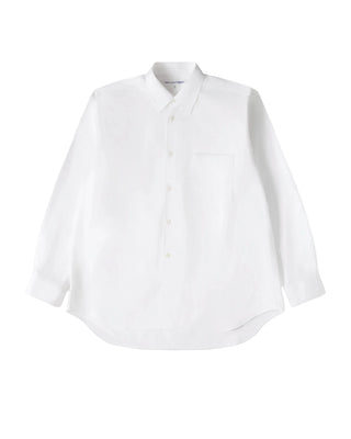 Wide-fit white shirt by CDG SHIRT FOREVER. Features a point collar, buttoned cuffs, and a centre back box pleat. Available at our Lisbon store. 