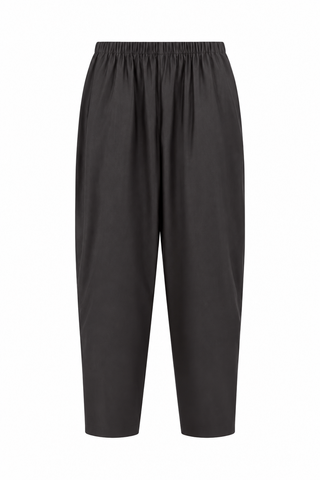 Dusan Tasmania carrot pants. Signature tapered silhouette with a high, elasticated waist. Crafted from 100% wool for a fluid, refined look. Made in Italy.
