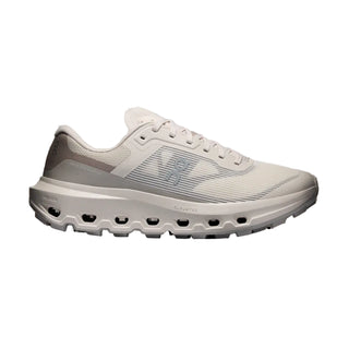 Cloudvista 3 Pearl by On Running. Breathable, cushioned trail shoe with Helion foam and Missiongrip outsole. Suitable for trail runs, hikes, and walks.