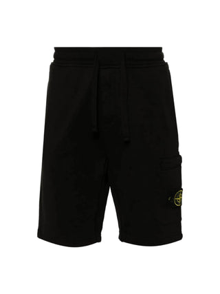 Logo shorts in 100% cotton, detachable Compass patch, cargo pockets, and garment-dyed finishes. Available at our Lisbon store.