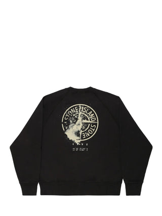 Logo-print sweatshirt in premium 100% cotton. Features signature branding and the iconic Compass motif. Effortless utility style. Available at our Lisbon store.