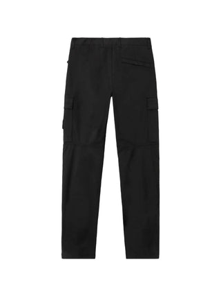 Cargo pants with the Stone Island logo patch. Crafted from a cotton-elastane blend with multiple pockets and a comfortable fit. Available at our Lisbon store.