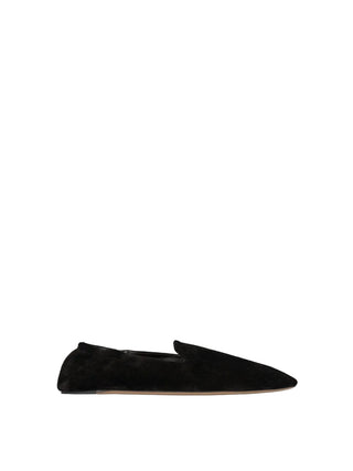 Slip-on shoe in soft calfskin suede with round toe, elasticated heel, and flexible leather sole. Pure luxurious comfort. Available at our Lisbon store.