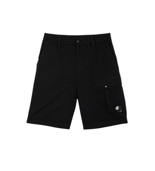 Engineered for movement, the C.P. Company 50 Fili Stretch Cargos offer a sleek silhouette. High-quality fabric meets signature cargo detailing.  